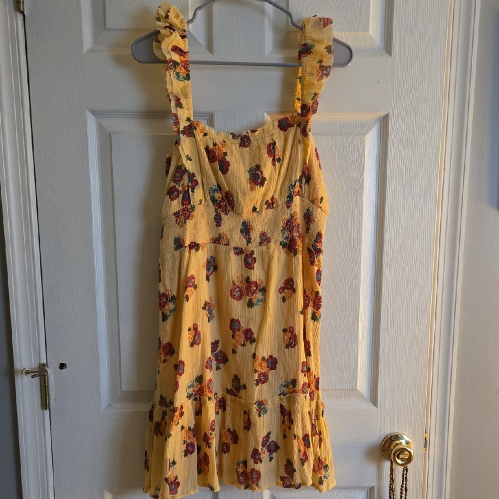 Yellow Floral Ruffle Strap Dress Urban Outfitters Size LARGE NWT
